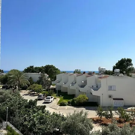 Iskelede Denize Sifir Havuzlu Sitede Loft 1+1 Apartament Boghaz